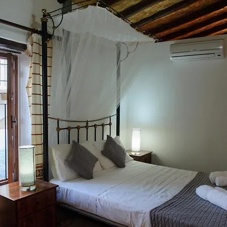 Teacher's House 3* Maróni