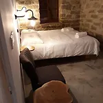 Teacher's House Maroni
