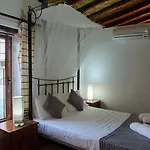 Teacher's House 3*