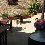 Teacher's House 3* Maroni