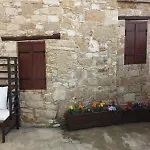 Teacher's House Maroni