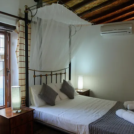 Teacher's House 2* Maroni