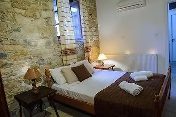 το σπίτι του δασκάλου Μαρώνι