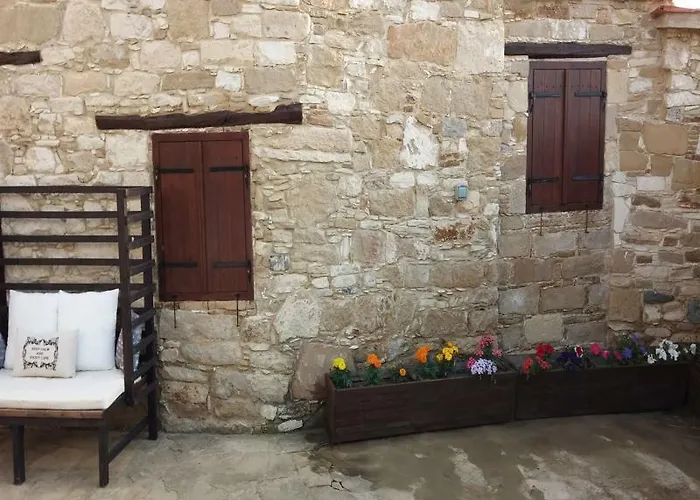 Teacher's House Maroni