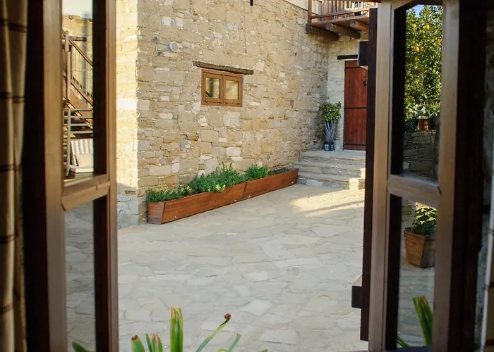 Teacher's House Maroni