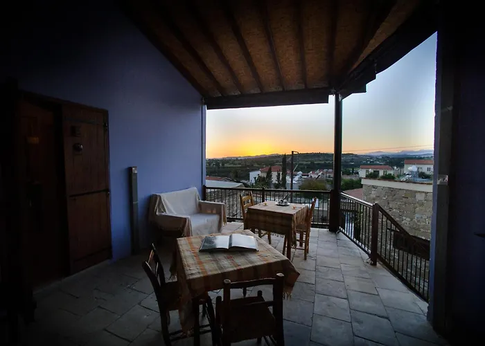 το σπίτι του δασκάλου 3* Μαρώνι